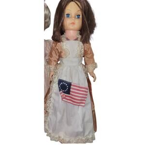 17" Vintage Betsy Ross Doll With Colonial Flag On Her Pinafore